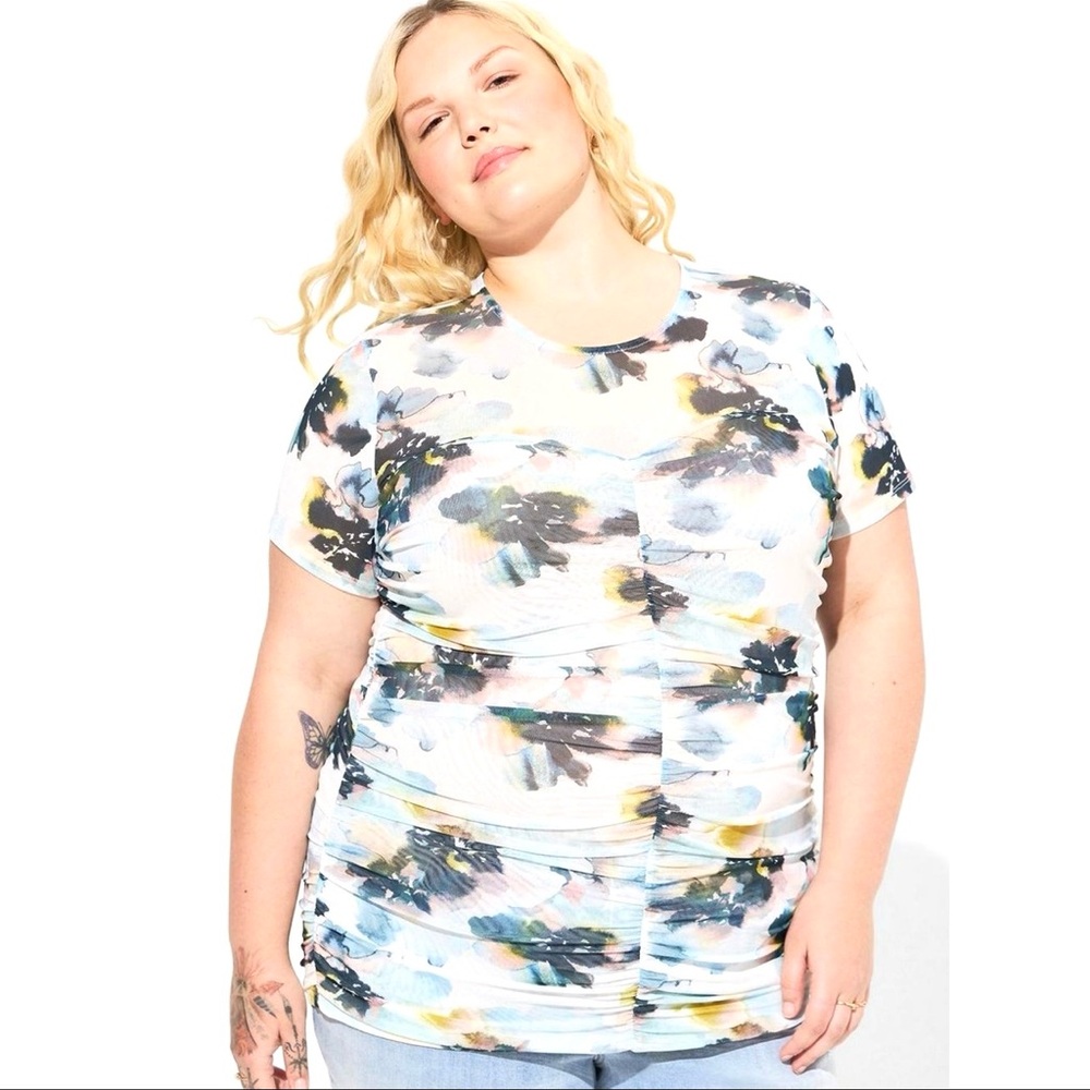 🆕🌼TORRID Floral Stretch Mesh Ruched Top🌼